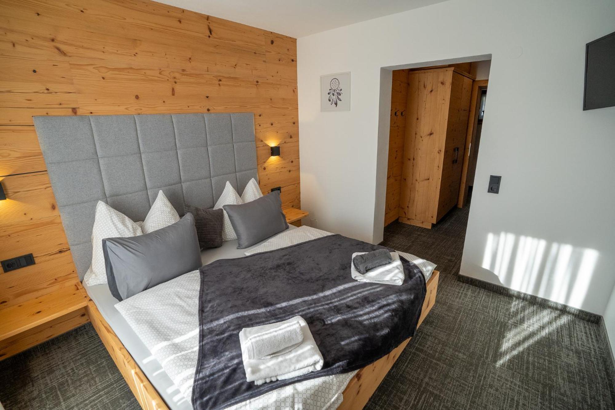 Haus Hoellwart Sankt Johann im Pongau Szoba fotó