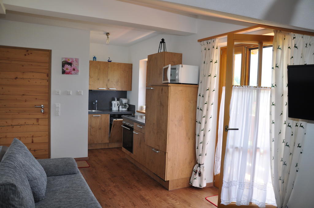 Haus Hoellwart Sankt Johann im Pongau Szoba fotó