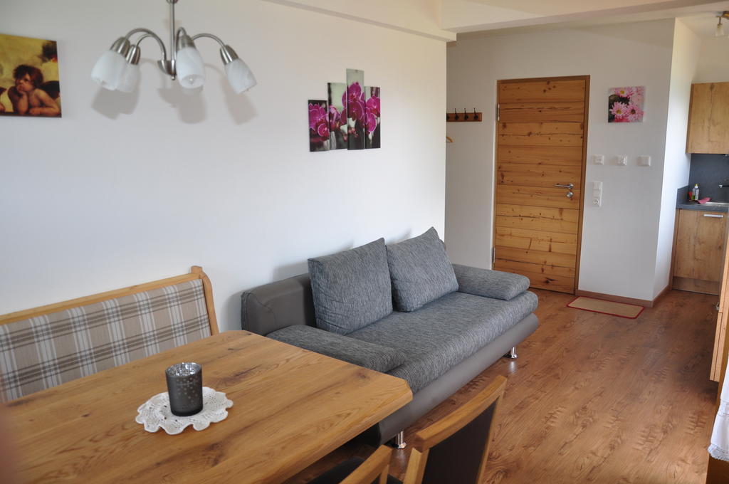 Haus Hoellwart Sankt Johann im Pongau Szoba fotó