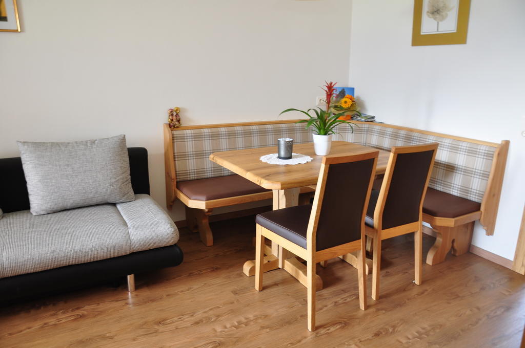 Haus Hoellwart Sankt Johann im Pongau Szoba fotó